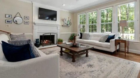 Minimalist Interior Design Ideas For Mississauga Homes That Feel Welcoming