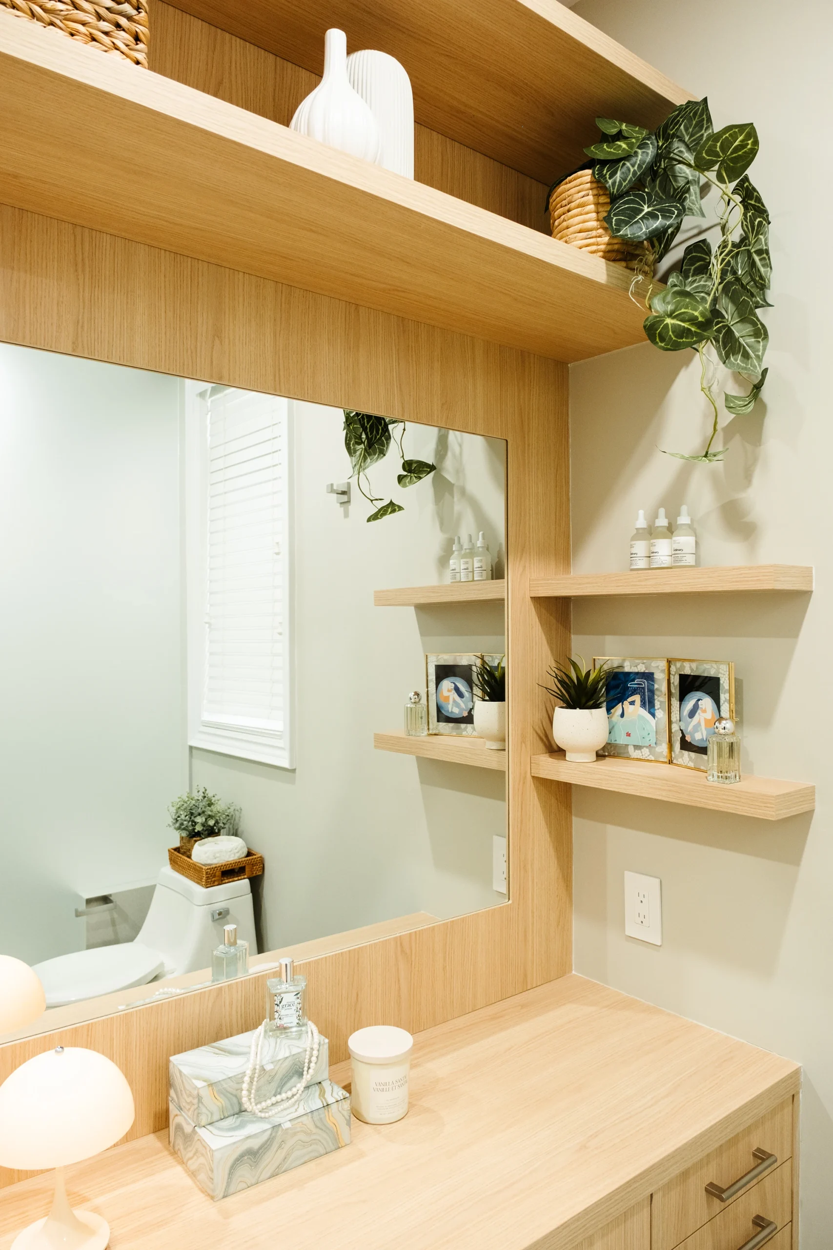 Vanity and stone &mdash; Oakville &mdash; Studio Kimi