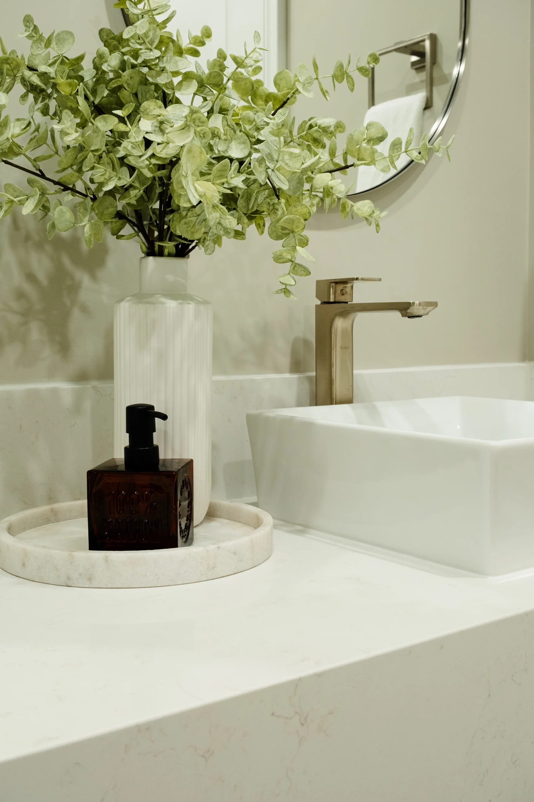 Ensuite lighting detail &mdash; Oakville &mdash; Studio Kimi