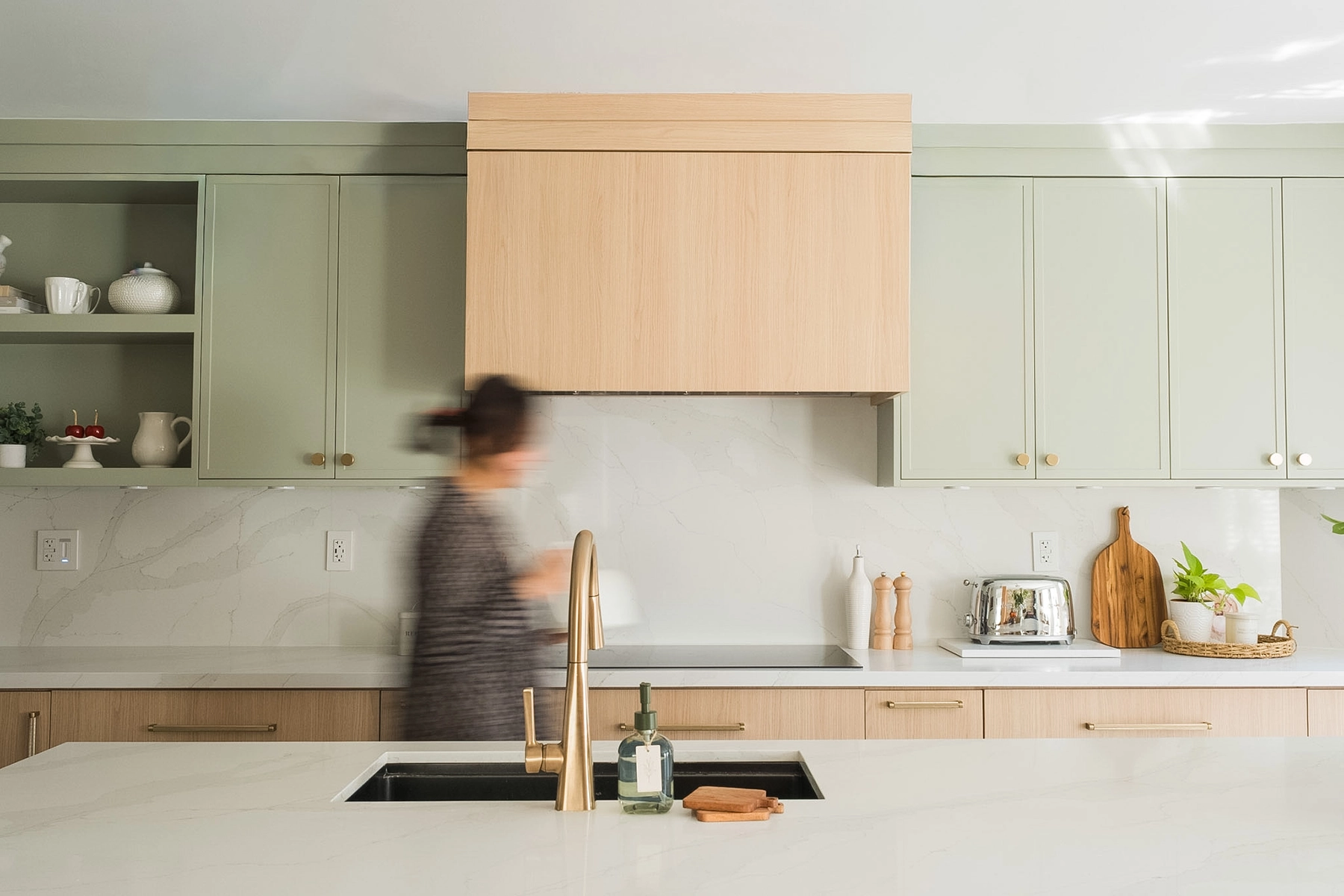 Erin Mills kitchen interior design — Mississauga — Studio Kimi Interior (view 5)