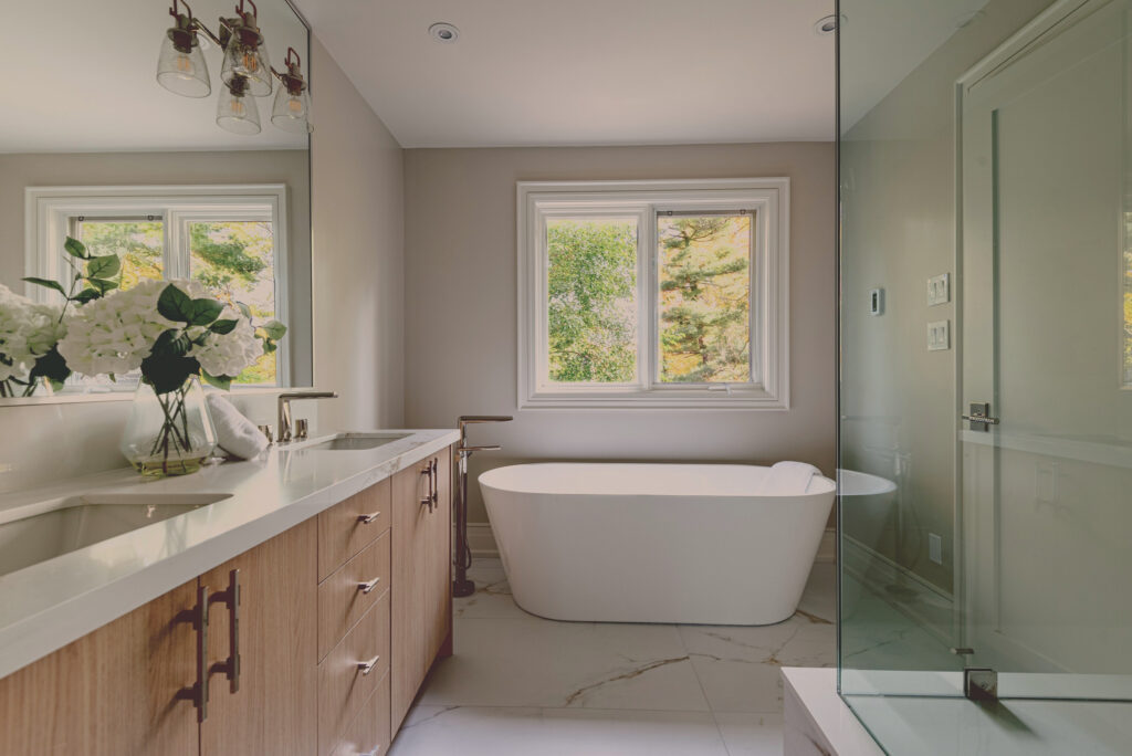 Duncan ensuite bath — Studio Kimi Oakville