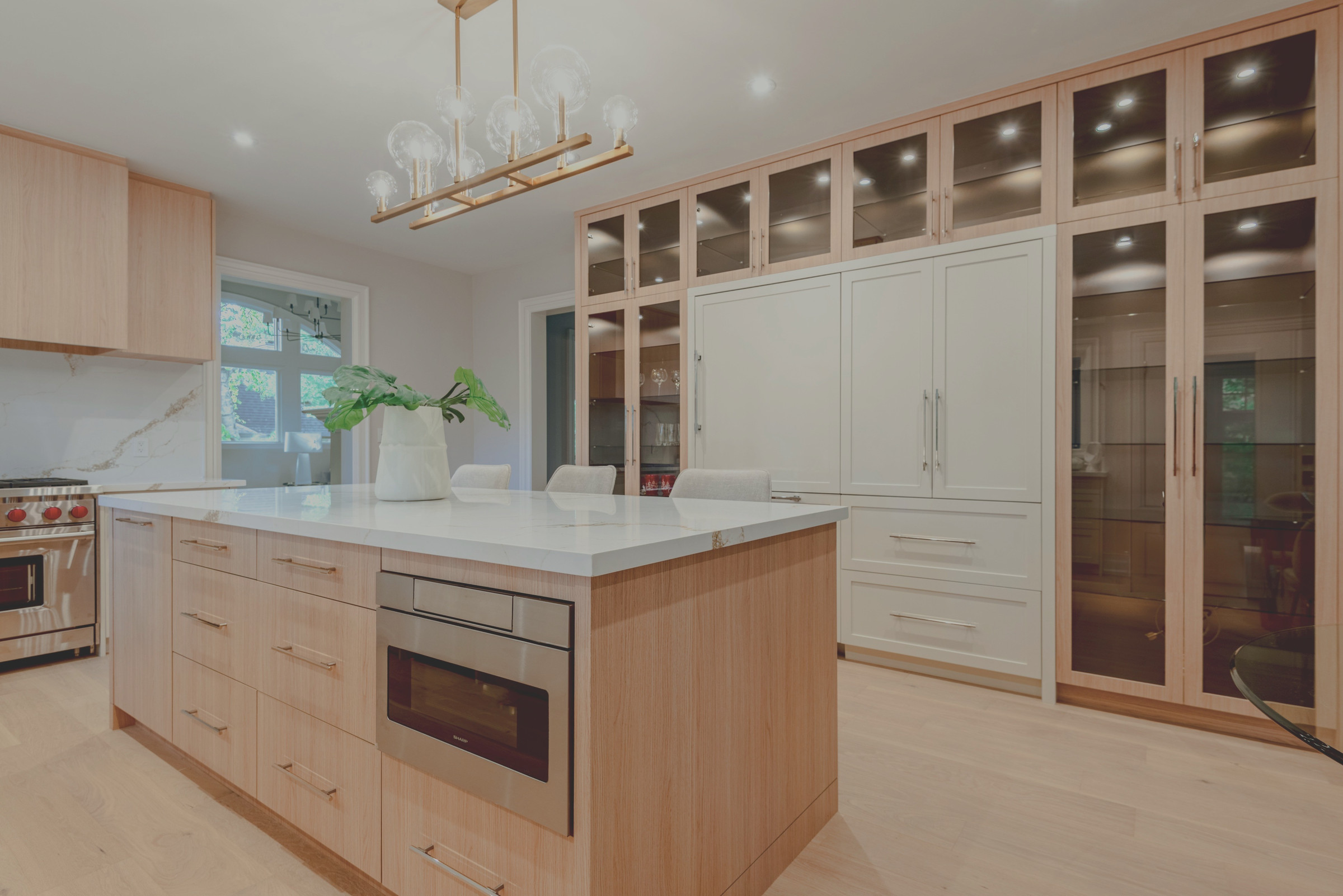 Kitchen island seating — Mississauga — Studio Kimi