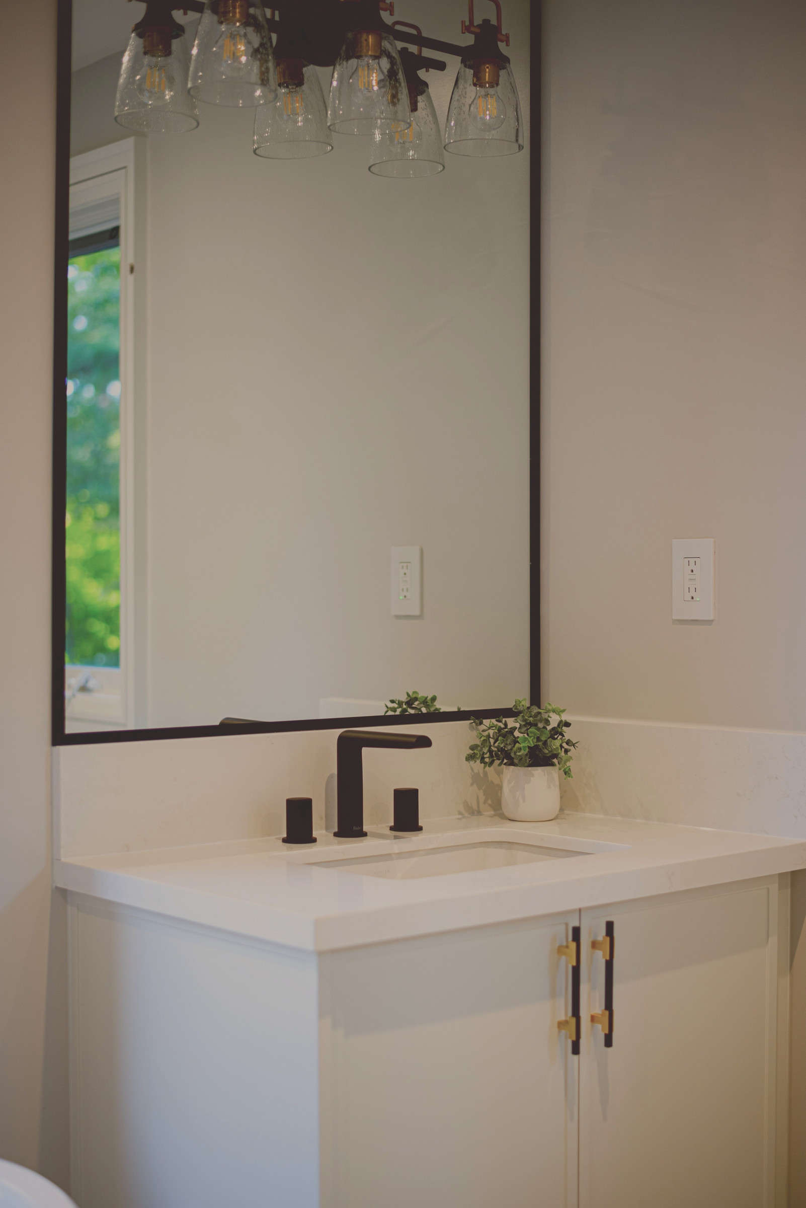 Duncan primary ensuite vanity