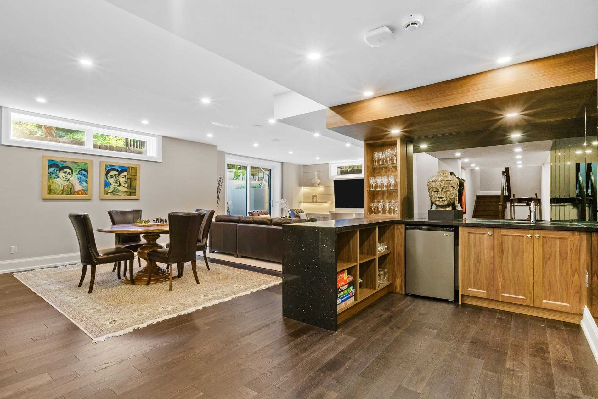 Sandwell home bar — Studio Kimi interior design in Oakville