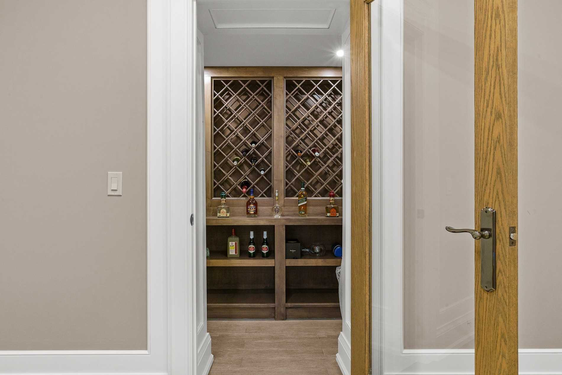 Sandwell home bar — Studio Kimi interior design in Oakville